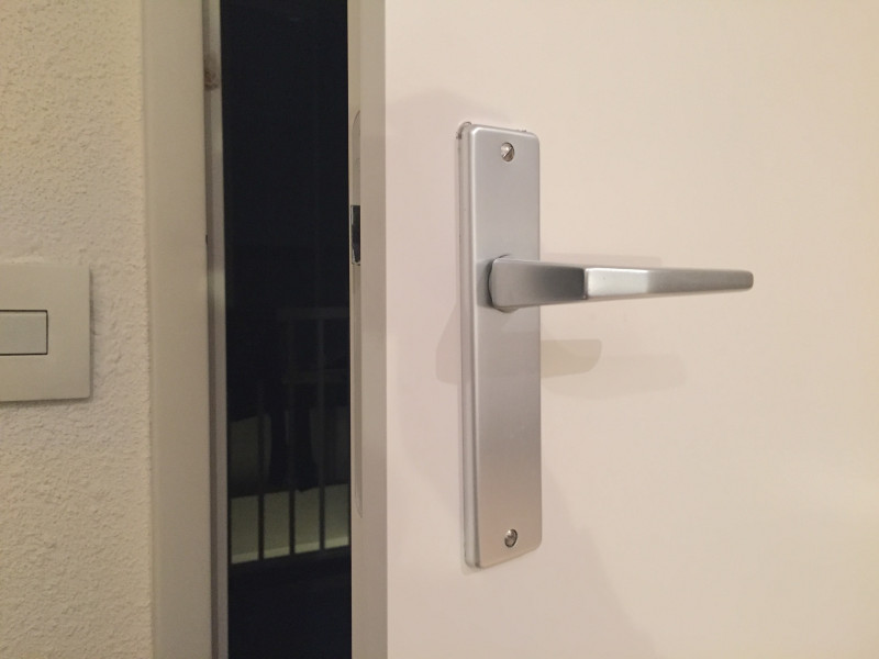 Closing room door download free stereo sound effect