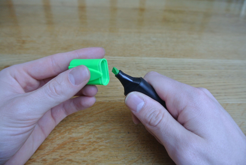 Marker cap click download free stereo sound effect